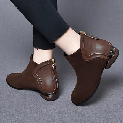 👢🔥【Vroče prodajano】🔥【Velikosti 35-41】Novi škornji Martin iz kašmirja in kravje kože iz leta 2025, z okroglim vrhom in nizko peto!