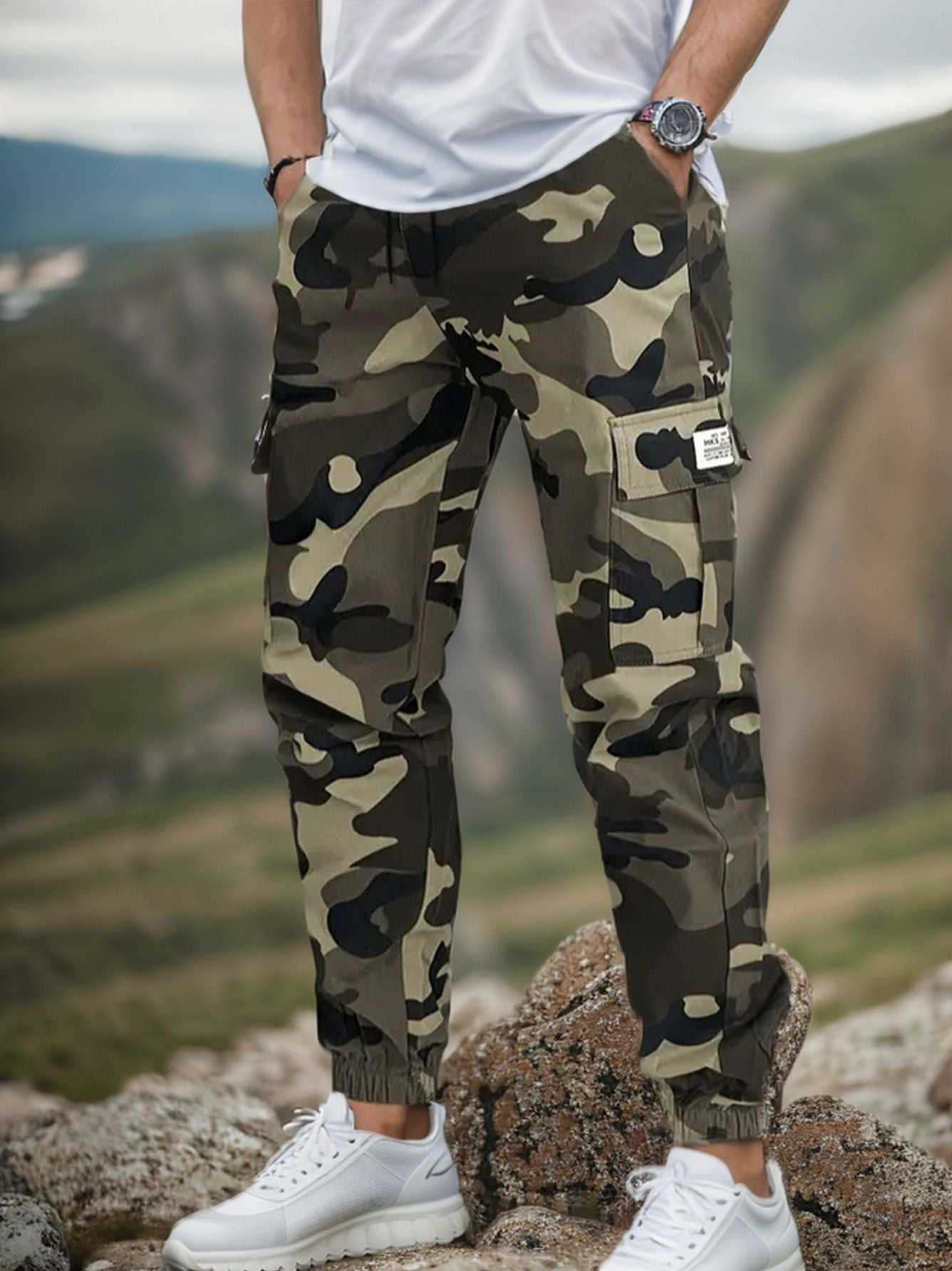 🛠️  👖 Trpežne taktične delovne hlače - iz mešanice najlona in bombaža z več praktičnimi žepi, idealne za delo na prostem 🌲