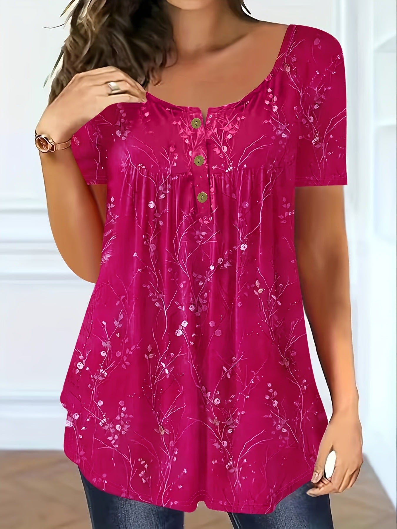 📢🦋Ženski naguban tunik s cvetličnim potiskom - eleganca, ki se giblje z vami.🌸