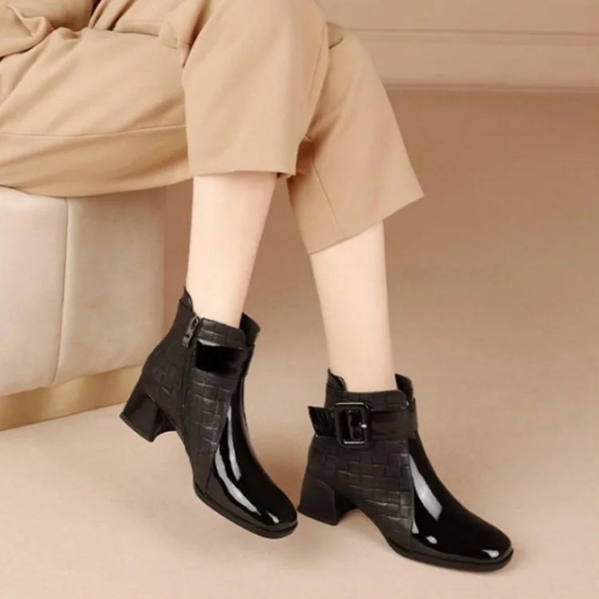 🔥【35–40】🔥Zdaj –50 %! Idealni za jesen in zimo! Elegantni ženski gležnjarji iz prave ovčje kože – moderni, topli in ročno izdelani!