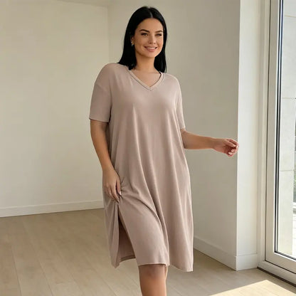 🌿 Letní set pro ženy v nadměrných velikostech - dlouhé tričko s bočními rozparky + kraťasy 👗 Měkký, pružný a prodyšný materiál, maximální pohodlí po celý den! ✨