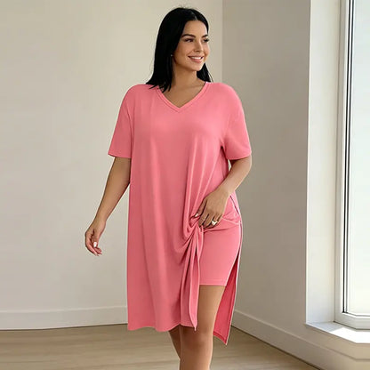 🌿 Letní set pro ženy v nadměrných velikostech - dlouhé tričko s bočními rozparky + kraťasy 👗 Měkký, pružný a prodyšný materiál, maximální pohodlí po celý den! ✨