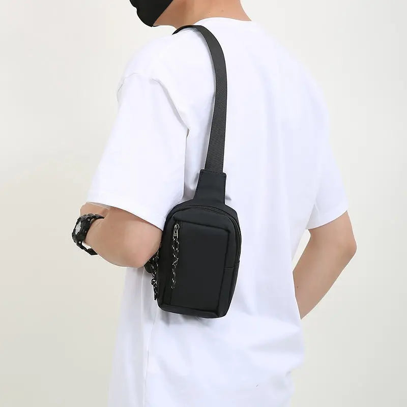 Bolso bandolera multicompartimento con bolsillo trasero antirrobo: protege tus objetos de valor.