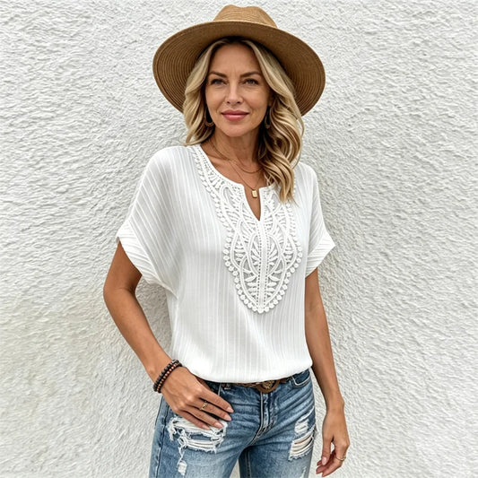 👚💗[S-2XL]Elegantní letní halenka s krajkovou výšivkou a výstřihem do V – měkký skládaný materiál, vysoce prodyšný a příjemný na dotek