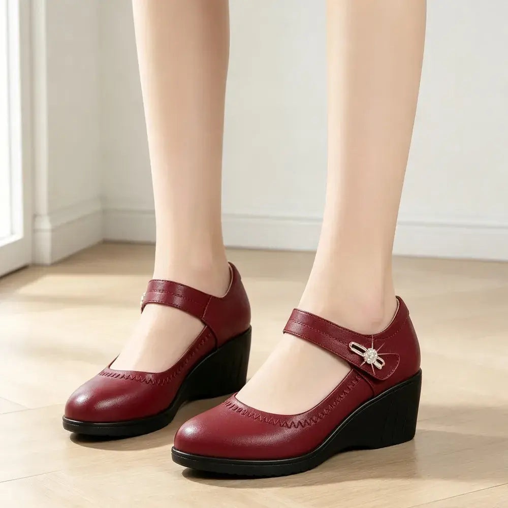 🏆👡【35-41】Zapatos de piel suave con suela blanda y tacón de cuña antideslizantes para madres