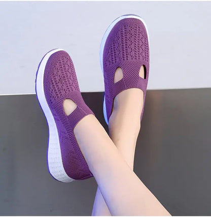 🌸🌸【Velikosti 36-41】Športni čevlji za ljudi srednjih let in starejše, s podplati iz mehke in zračne tkanine.