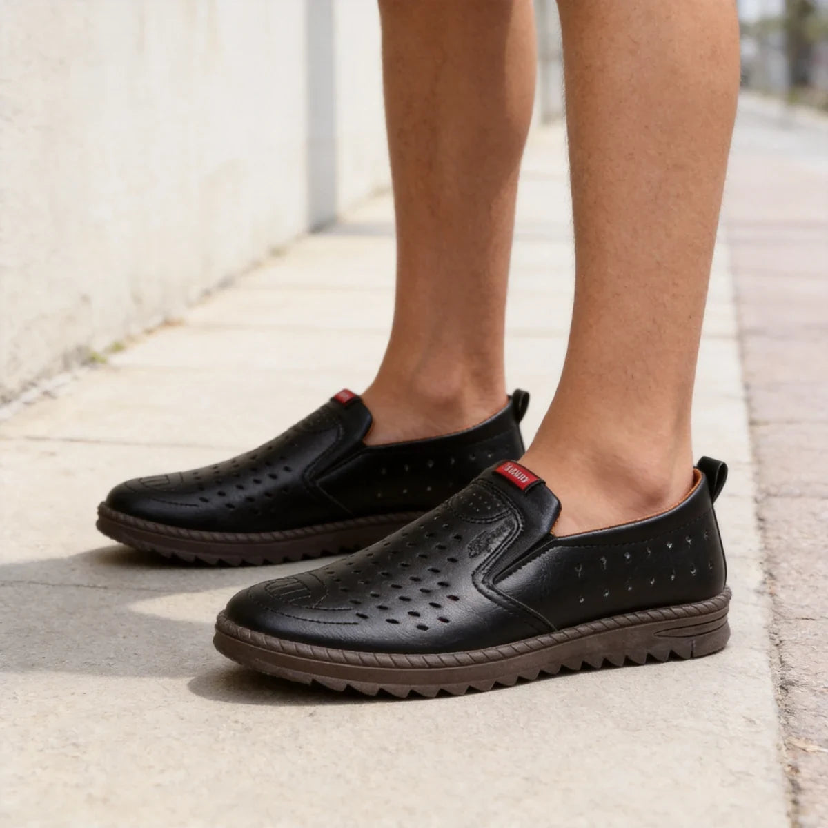 【39-44】Nuevos zapatos casuales de cuero calado para hombre, verano 2026