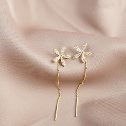 【Compra 1 y llévate 1 gratis】Elegantes pendientes colgantes con borlas a la moda