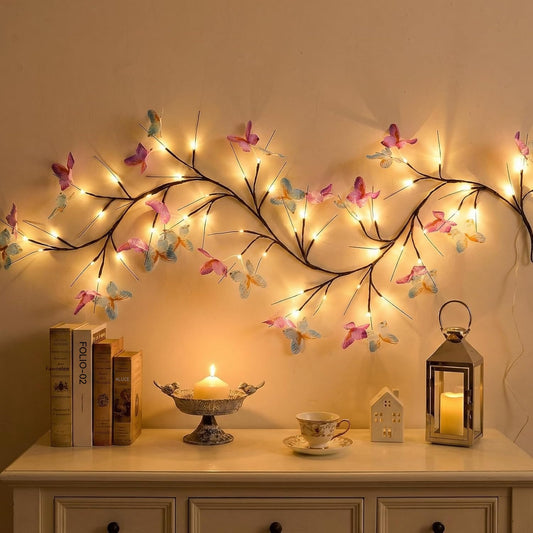 ✨ Prilagodljive LED lučke v obliki vzpenjajoče se veje z metulji - ustvarite čarobno in prijetno vzdušje v vašem domu 🦋💡